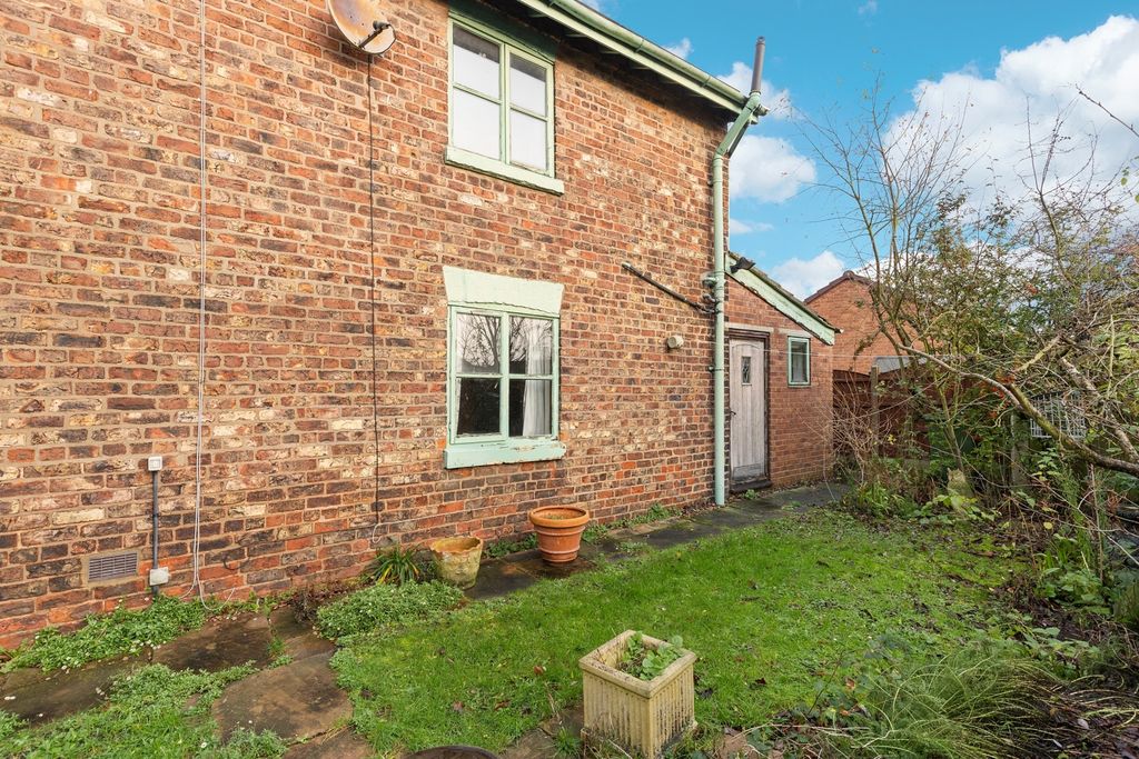 Property photo 2 of 26 1 Villa Farm Cottages 018-1596