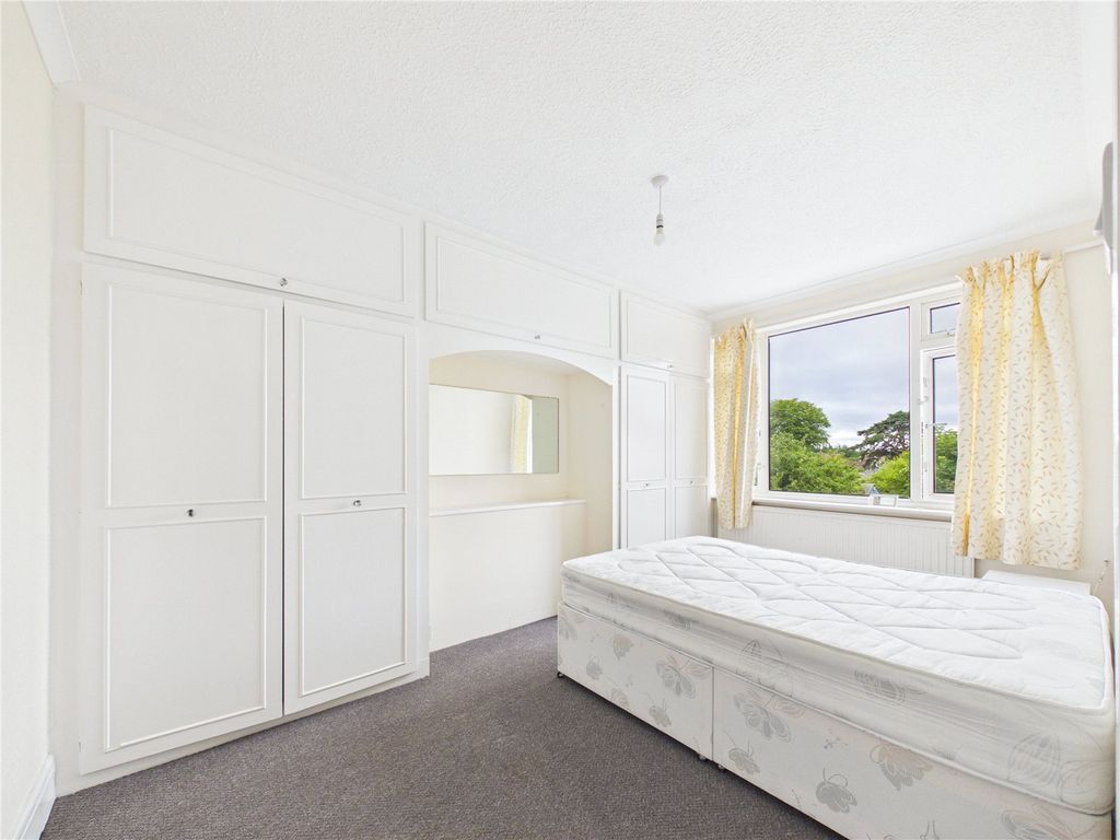 Property photo 2 of 18 Picture No. 17