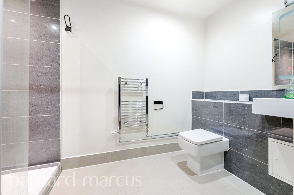 Property photo 3 of 8 Bathroom