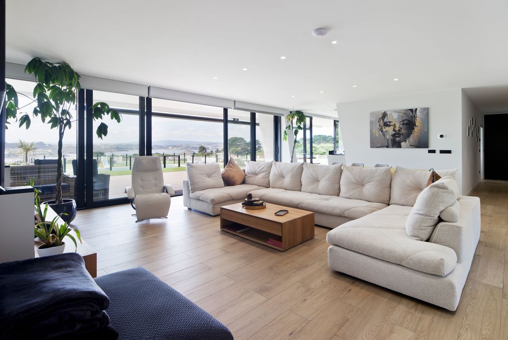 Property photo 3 of 65