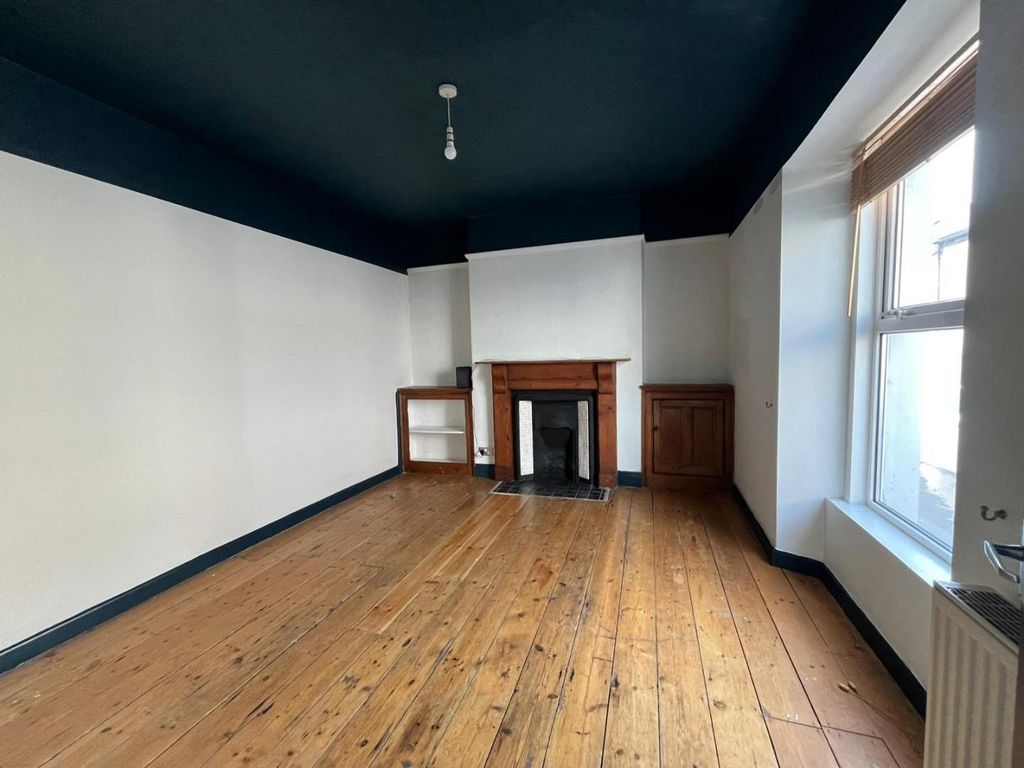 Property photo 2 of 11 Efcef3Ae-2211-40Cf-96A2-7E0A2Dee3Fee.Jpg