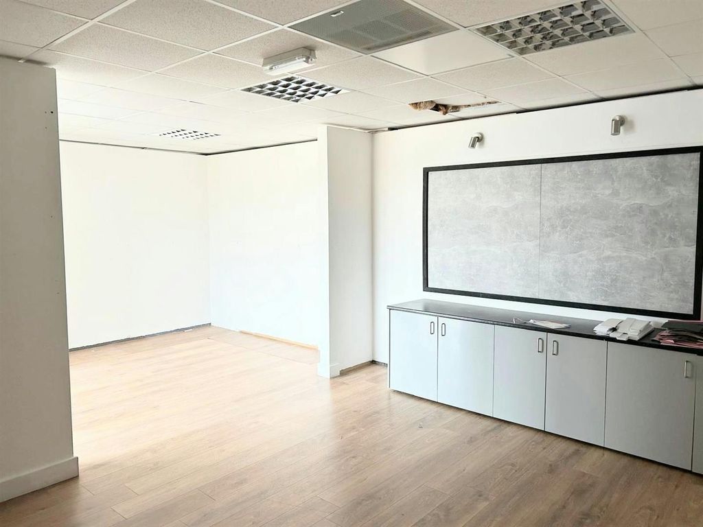 Property photo 2 of 6 2