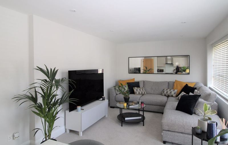 Property photo 1 of 8 Photo 12