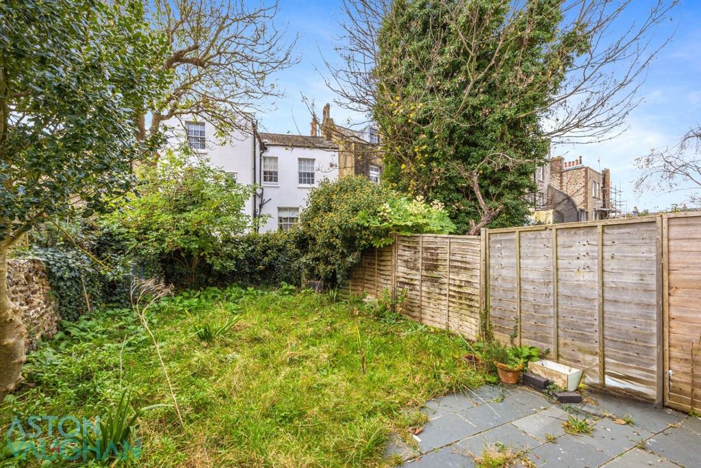 Additional image 13 of 6 bed terraced house to rentClifton Hill, Brighton BN1