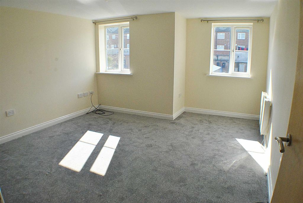 Property photo 2 of 5