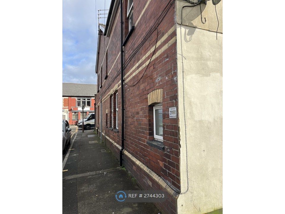 Property photo 1 of 14 Outside