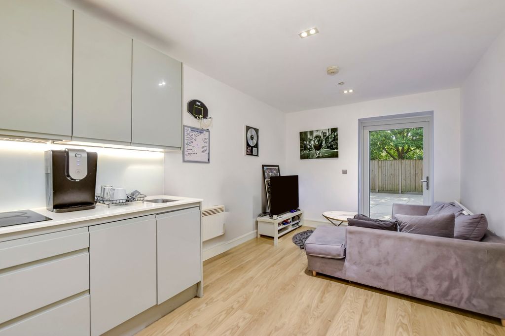 Property photo 3 of 13