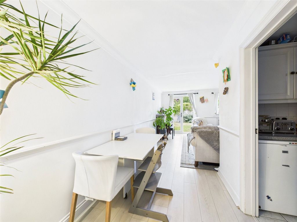 Property photo 3 of 9 Picture No. 17