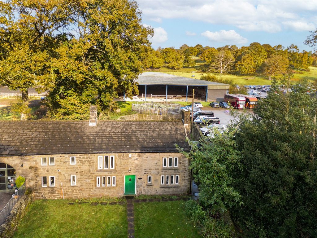 Property photo 2 of 30 Picture No. 28