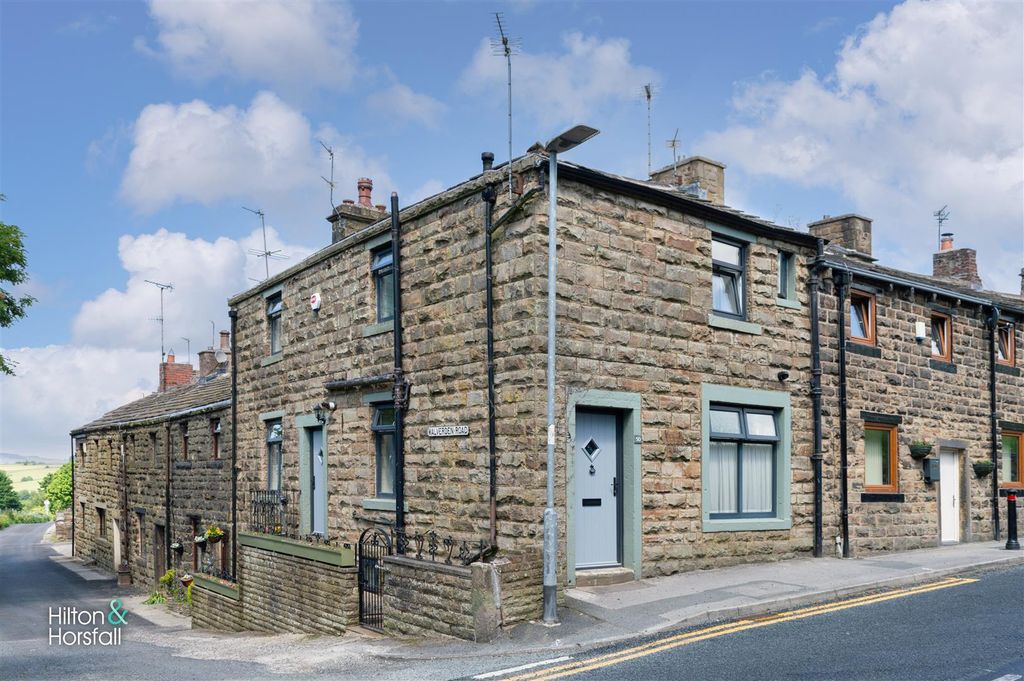 Property photo 1 of 27 Halifax Road