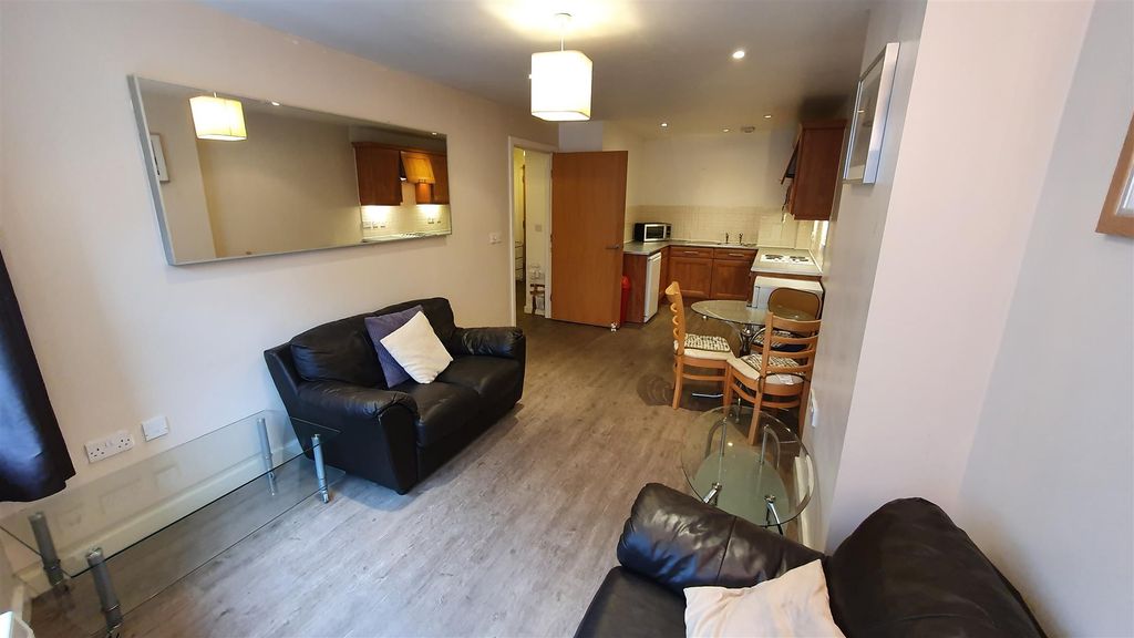 Property photo 3 of 25