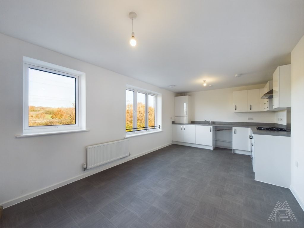 Property photo 2 of 11 3786054