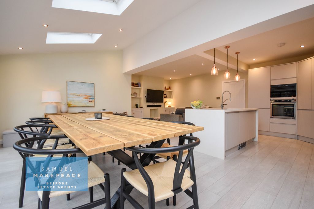 Property photo 3 of 27 Gallery