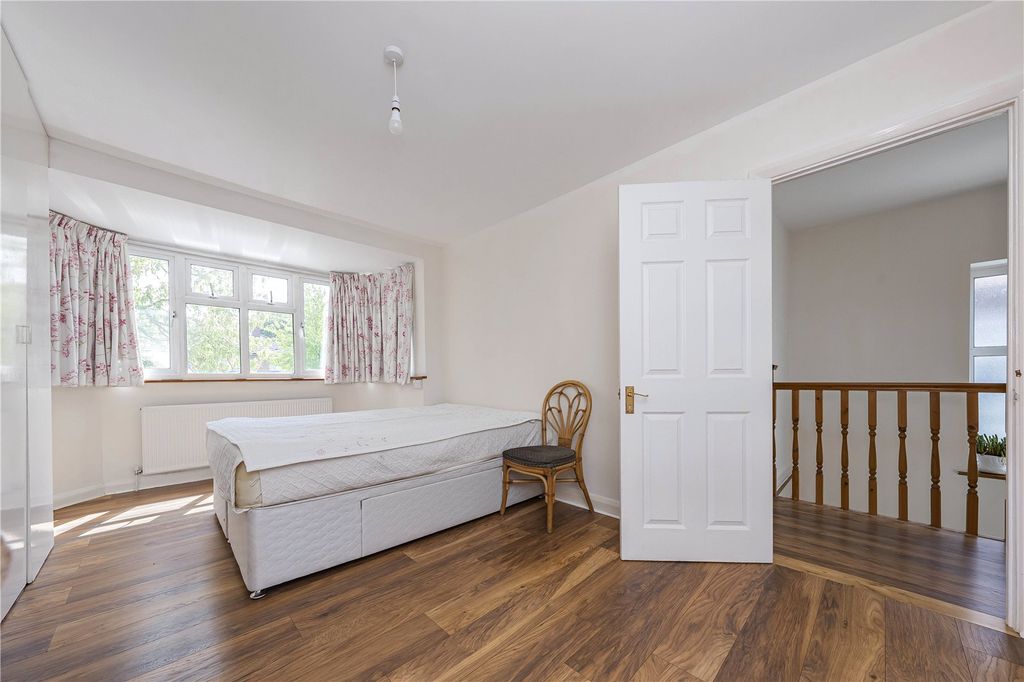 Property photo 3 of 19 Bedroom
