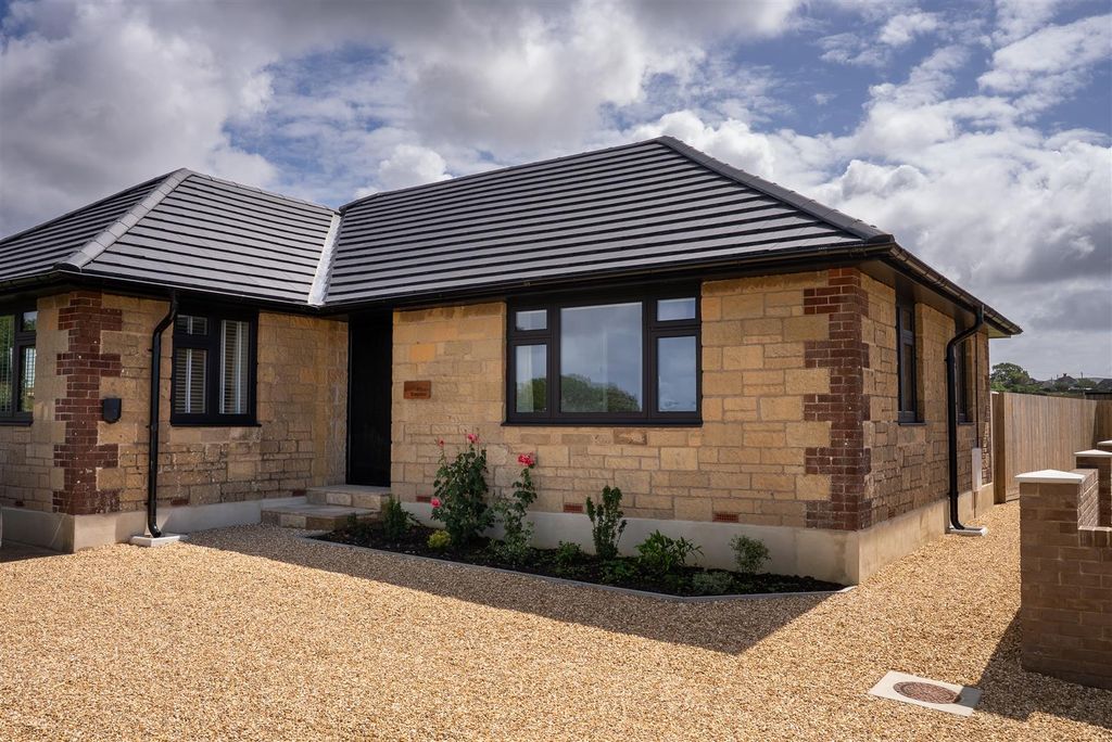 Property photo 1 of 24 Millers_Bungalow_High_Res-61.Jpg