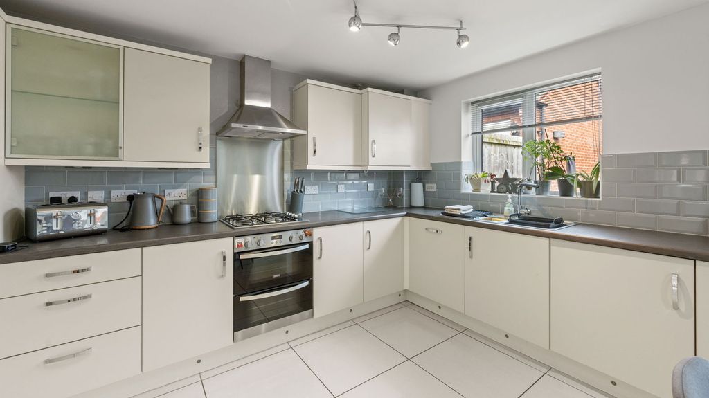 Property photo 3 of 22