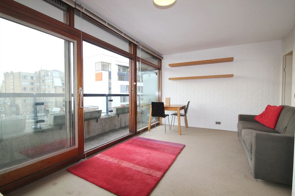 Property photo 2 of 8