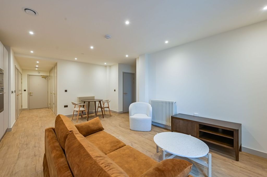 Property photo 1 of 33