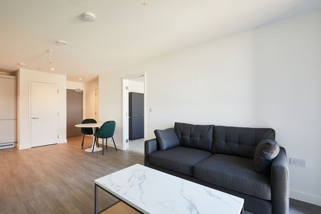 Property photo 3 of 9 Living Area