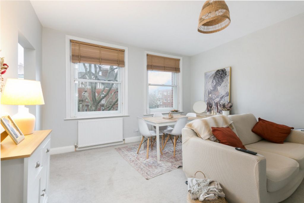 Property photo 2 of 8