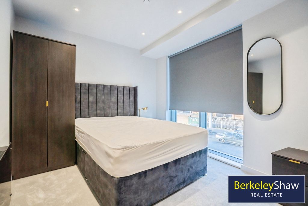 Property photo 3 of 20 Bedroom