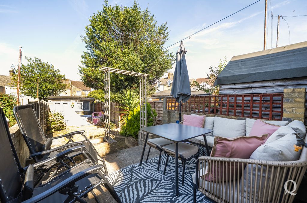 Property photo 3 of 21 36d68601-3Aa4-4c5...