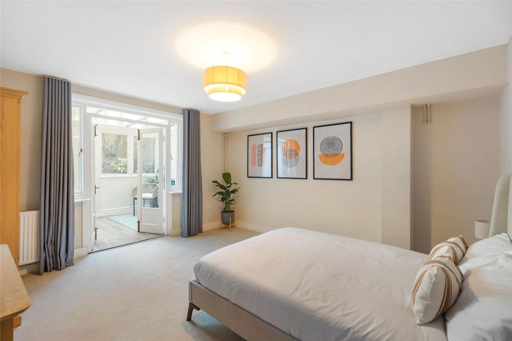 Property photo 3 of 21 Picture No. 11