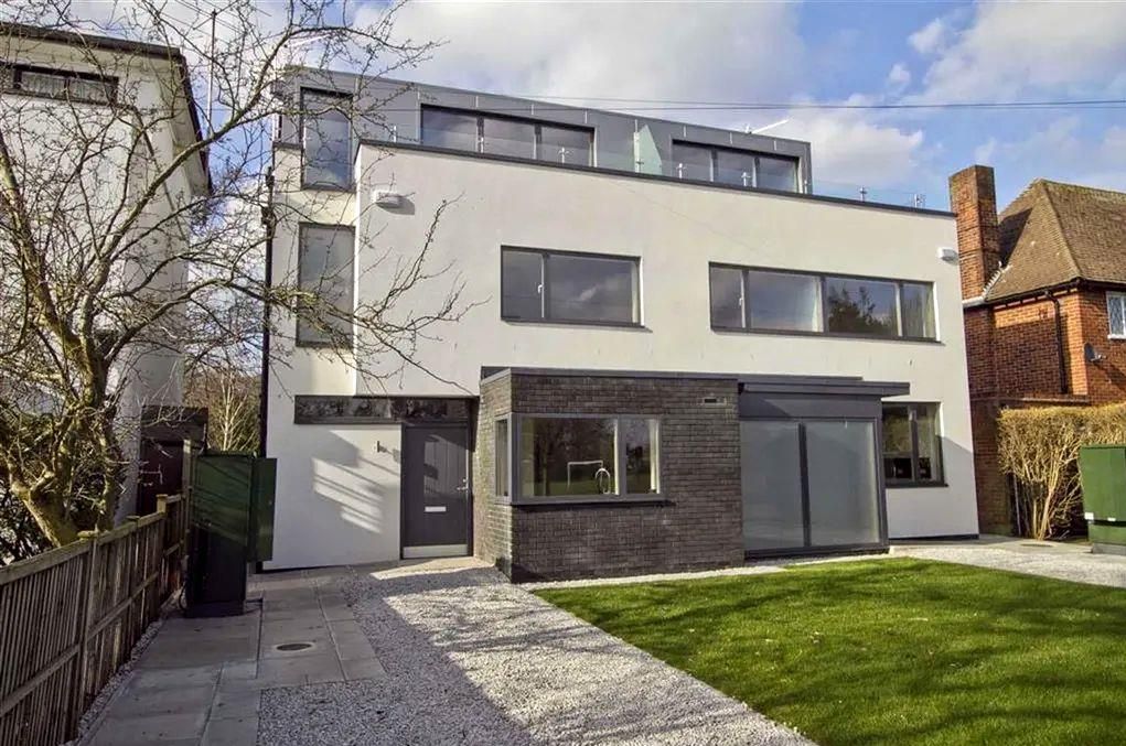 Property photo 1 of 24