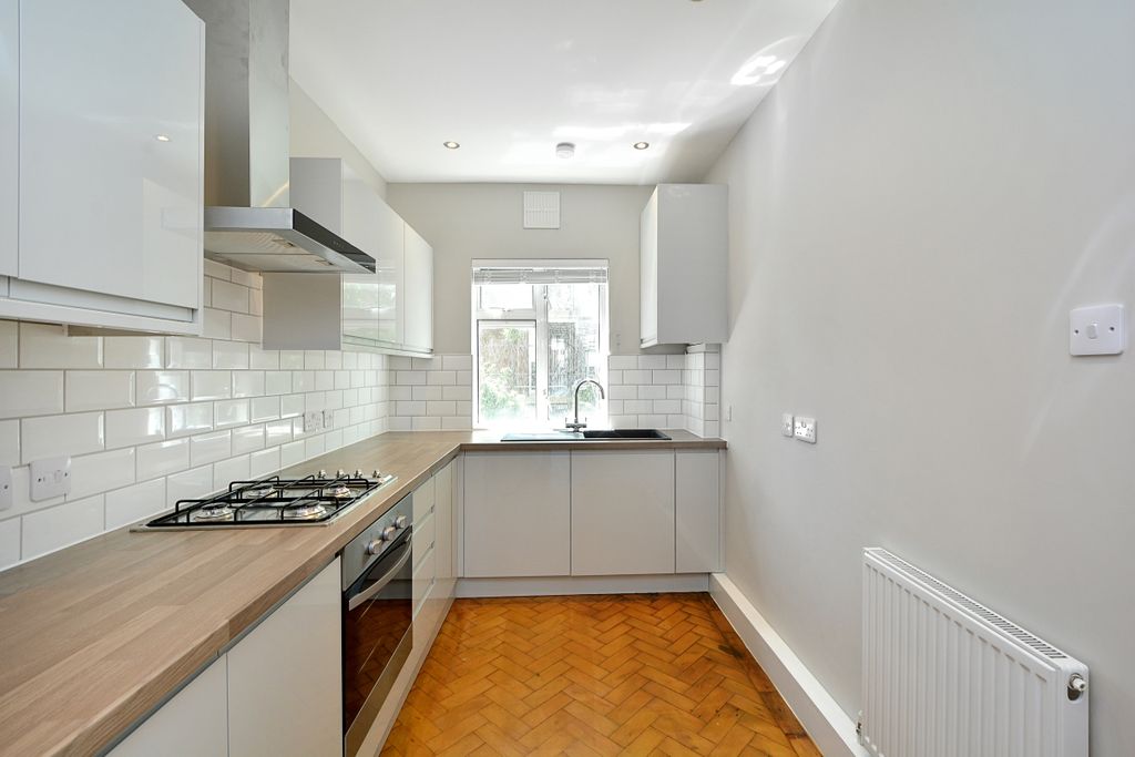 Property photo 2 of 10 3, Tuffnel Park M...