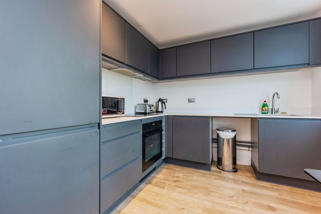 Property photo 3 of 20 Pbox-Img.Jpg