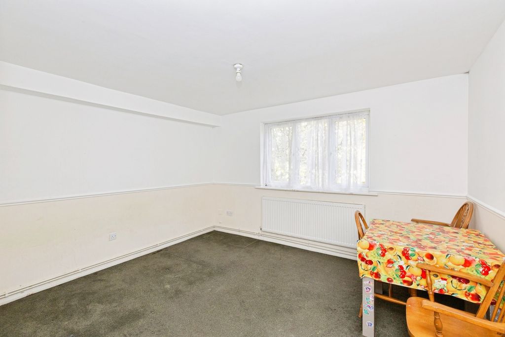 Property photo 3 of 19 Pbox-Img.Jpg
