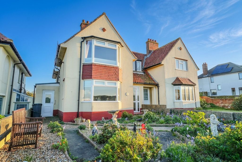 Property photo 1 of 33
