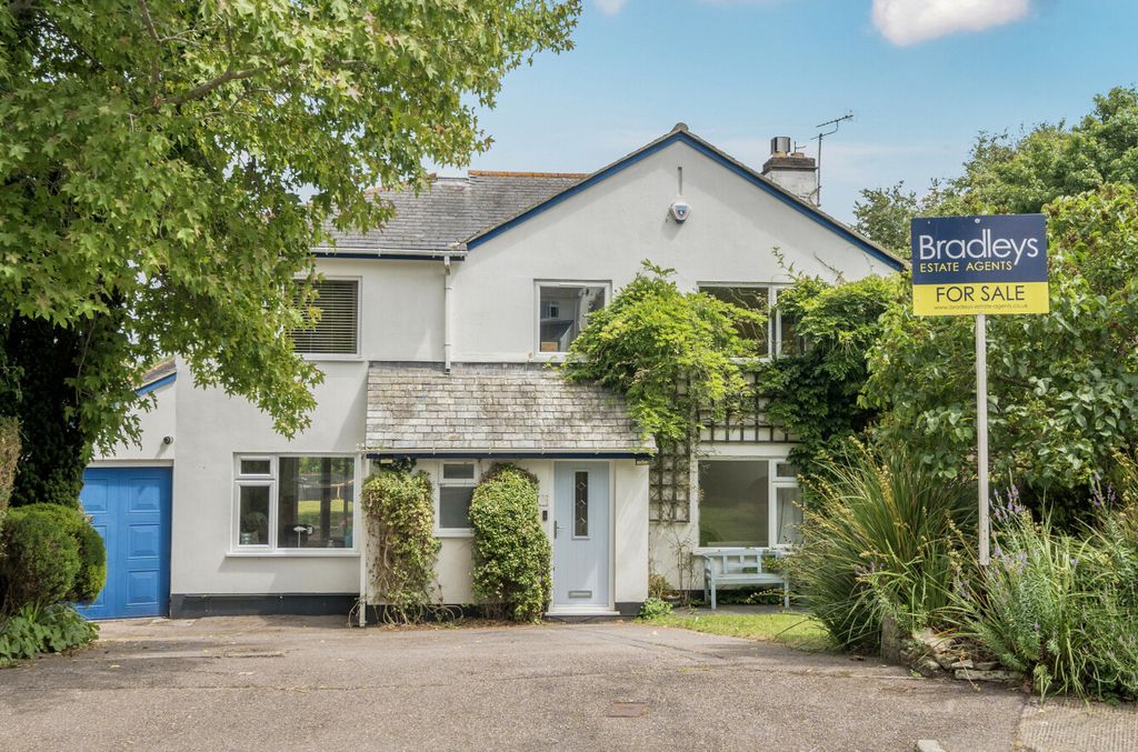 Property photo 3 of 28 1303999-1-6863F5E...