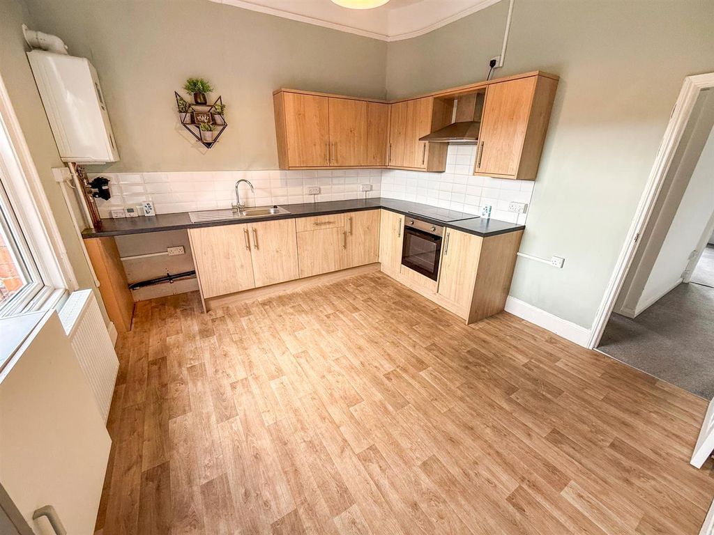 Property photo 3 of 11 Kitchen/Dining Room