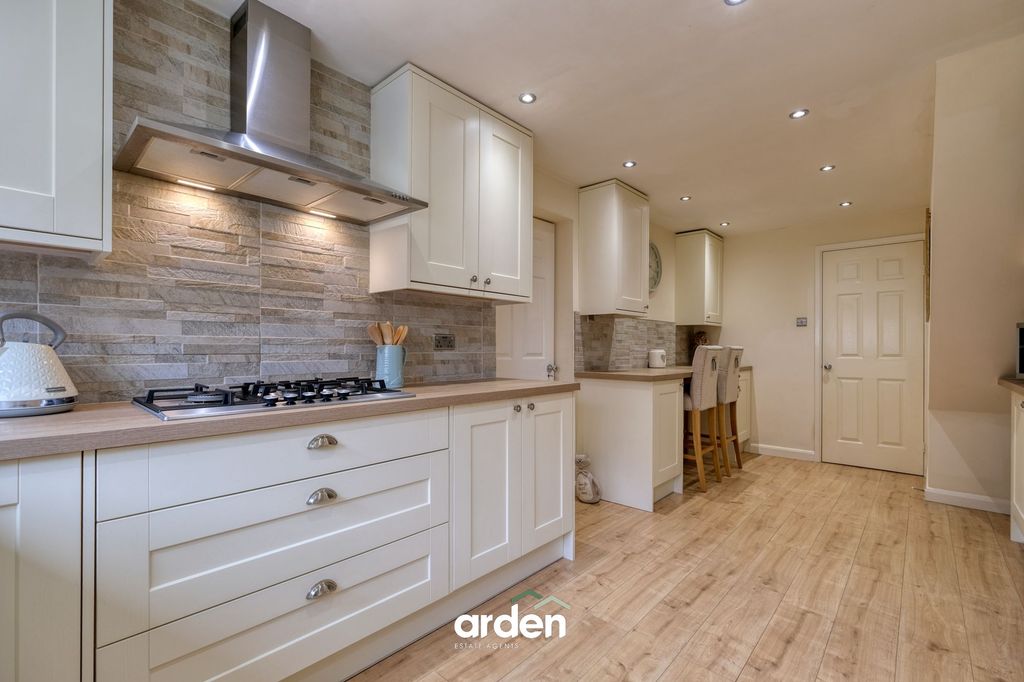 Property photo 2 of 21