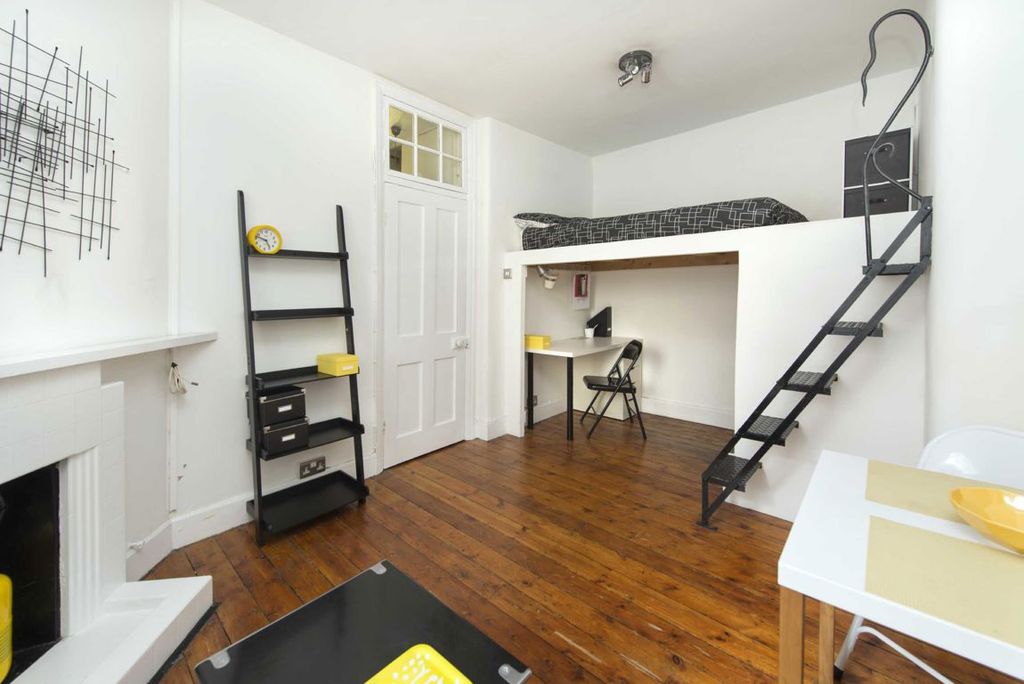 Property photo 3 of 5