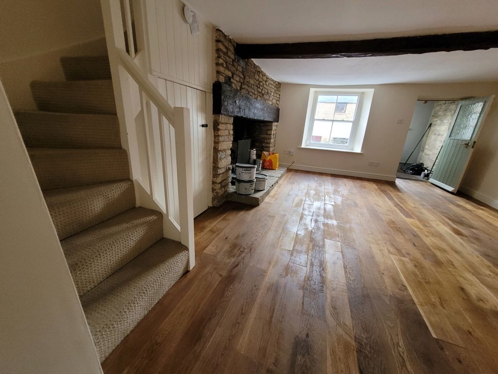 Property photo 2 of 11 1000061709