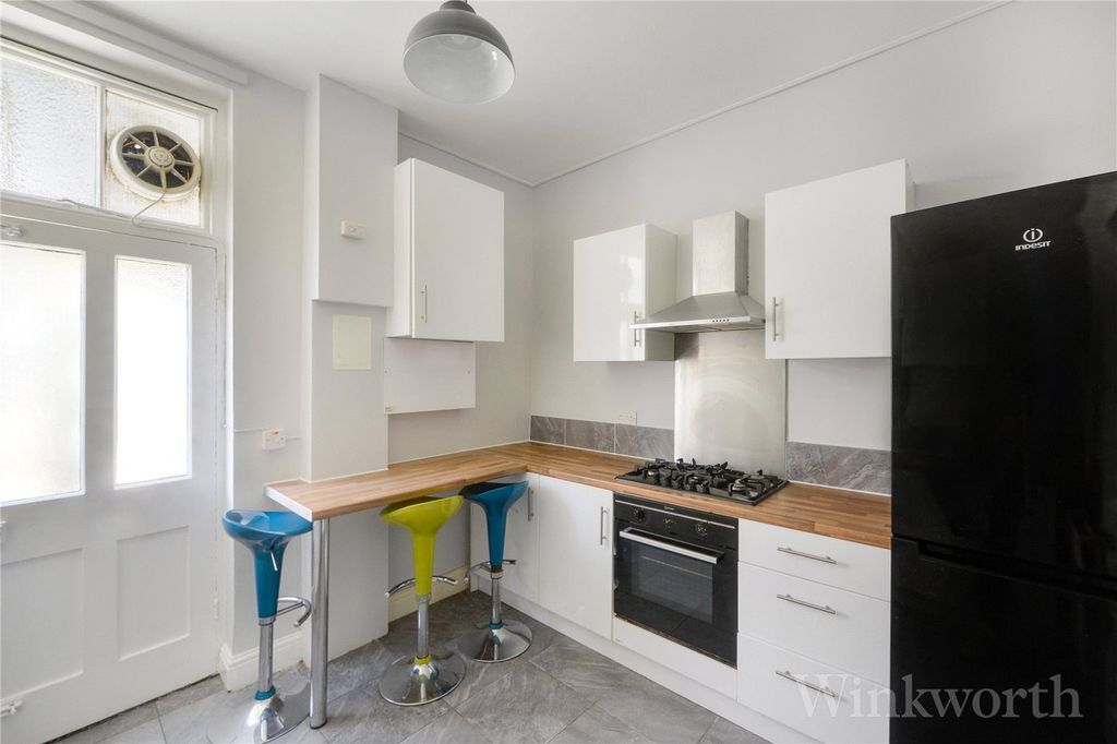 Property photo 3 of 11 Picture No. 25