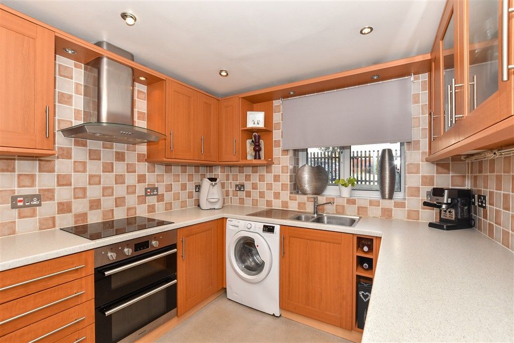 Property photo 2 of 12 Kitchen
