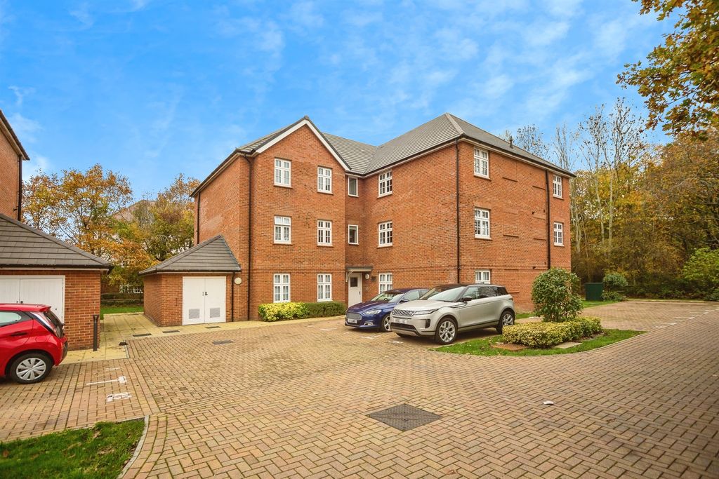 Property photo 1 of 12