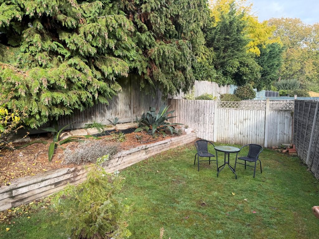 Property photo 2 of 8 4560312