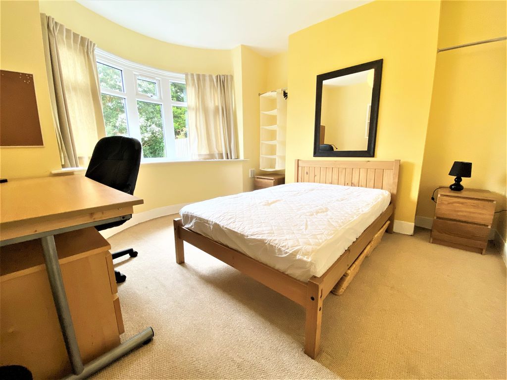 Property photo 3 of 9 Image00007