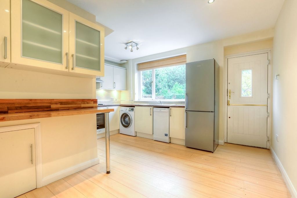 Property photo 3 of 9 Kitchen/Breakfast Ro