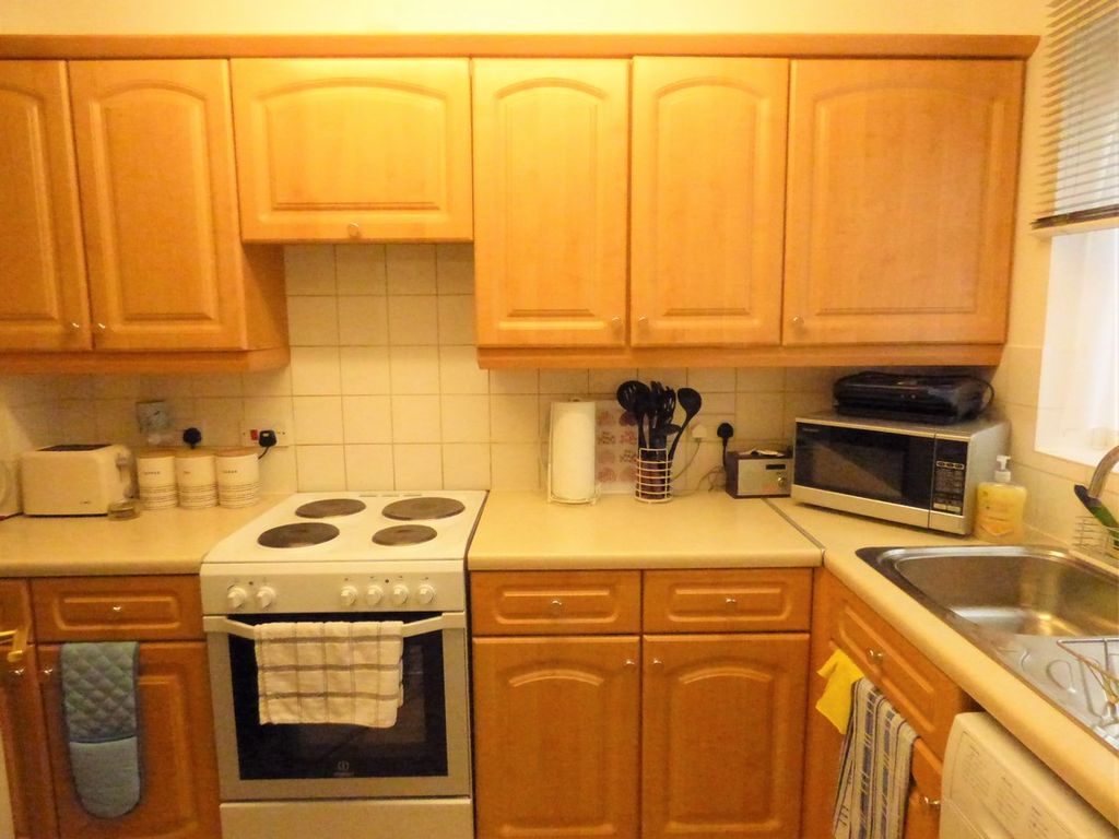 Property photo 2 of 15 Kitchen