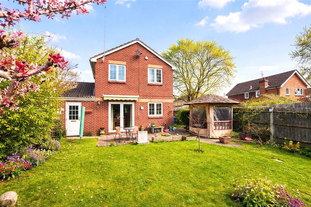 Property photo 2 of 12 Picture No. 16