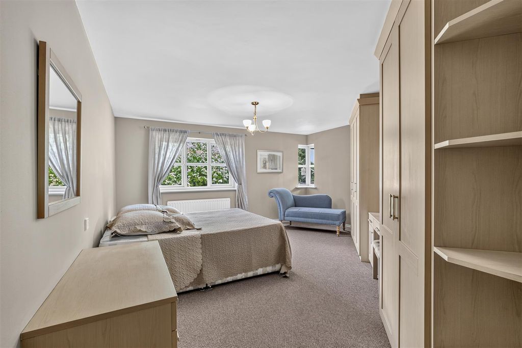 2 bed flat for saleWyndley Close, Sutton Coldfield B74 photo 4