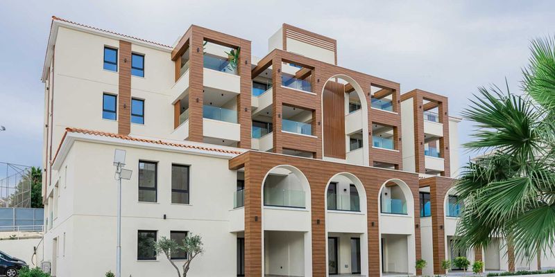 Property photo 2 of 20 Building Entrance