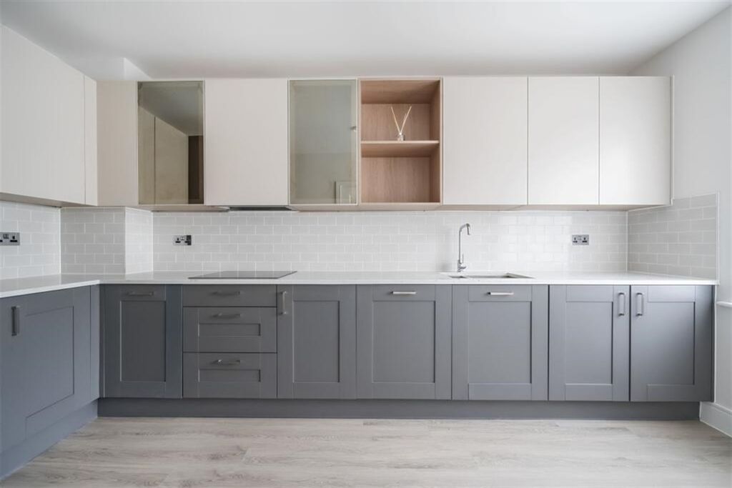 Property photo 2 of 12 (Main)