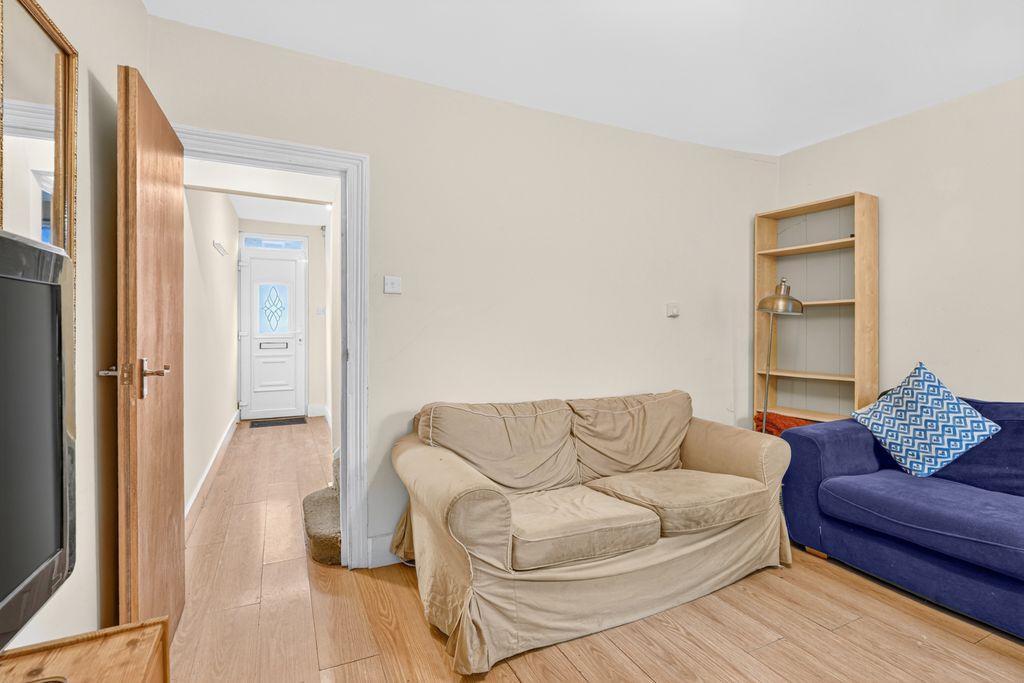 Property photo 3 of 19