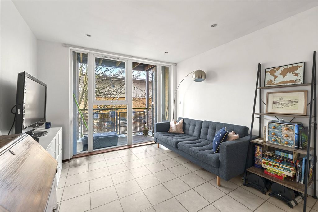 Property photo 2 of 9 Picture No. 14